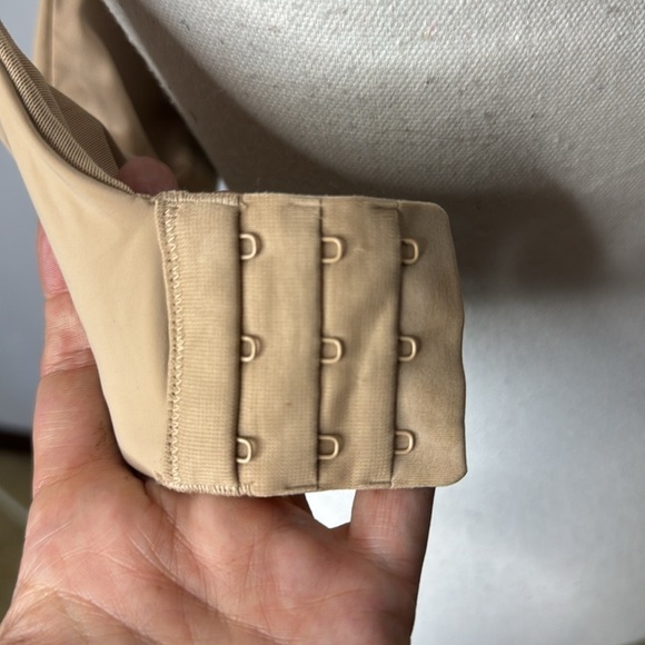 Olga NWT Tan Lace Bra Size 44C - Picture 6 of 10